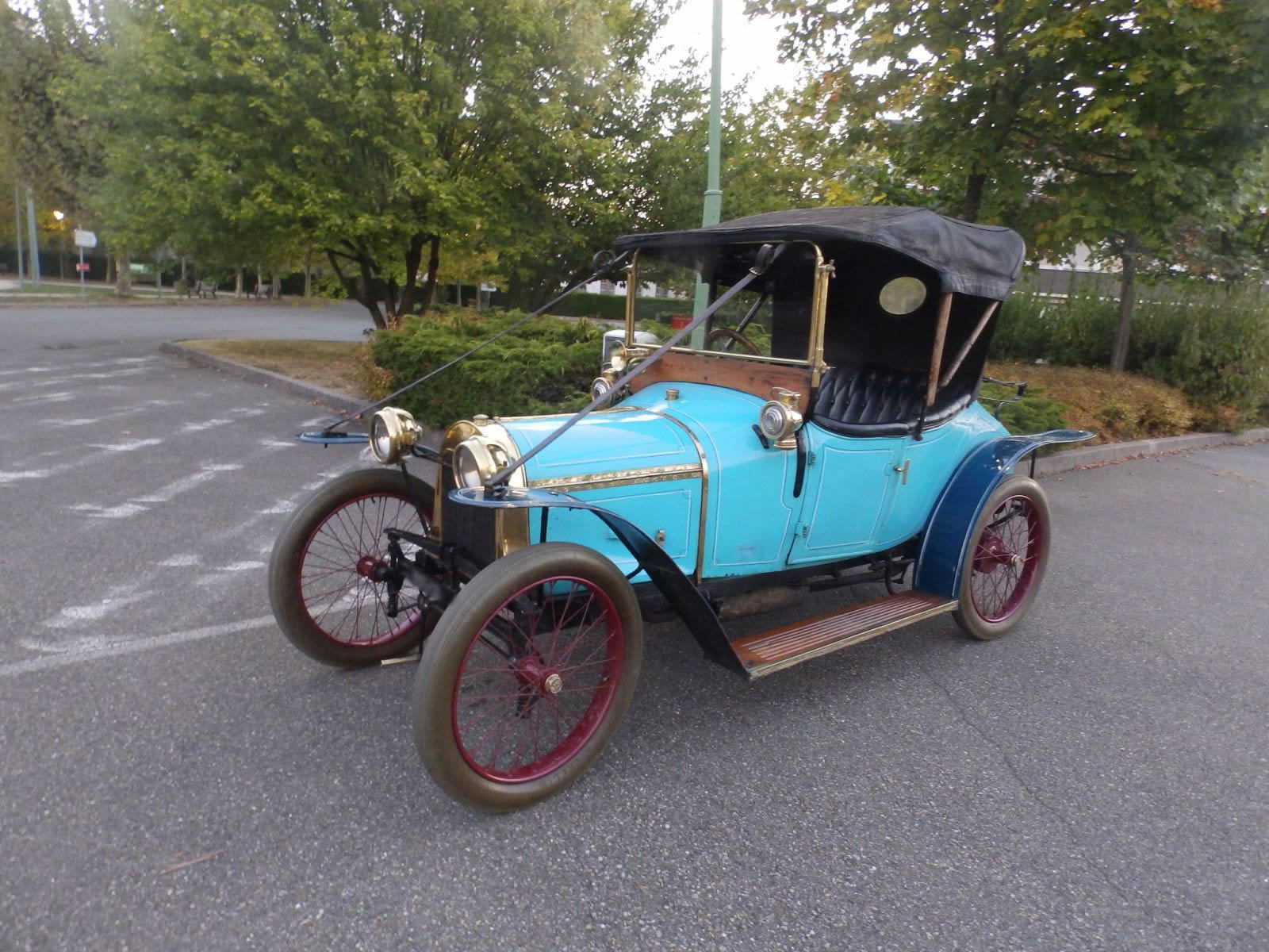 Ancienne malle de voiture 1920
