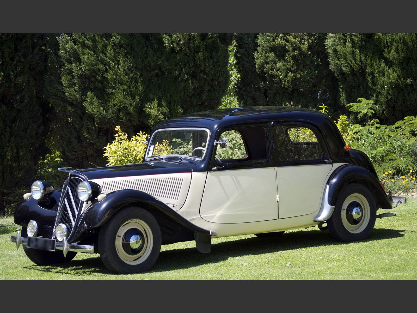 Location CITROËN Traction 11 BL De 1957 Pour Mariage - Gard