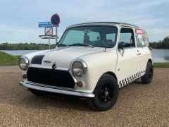 Louer une AUSTIN Mini Mayfair  de de 1977 (Photo 1)