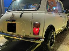 Louer une AUSTIN Mini Mayfair  de de 1977 (Photo 3)