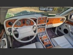 Louer une BENTLEY Azure 360CV de de 1996 (Photo 5)