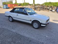 Louer une BMW E30 320 i de de 1989 (Photo 2)