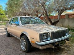 Louer une BUICK Skylark de de 1982 (Photo 1)