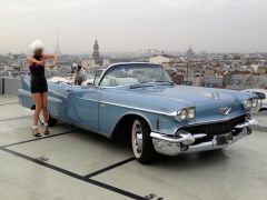 CADILLAC  (Photo 1)