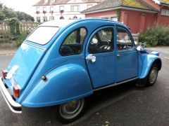 Louer une CITROËN 2CV 6 de de 1978 (Photo 4)