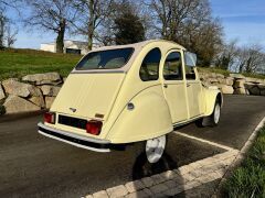 Louer une CITROËN 2CV de de 1979 (Photo 4)