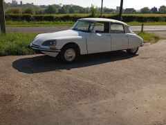 Louer une CITROËN DS 20 de de 1969 (Photo 2)