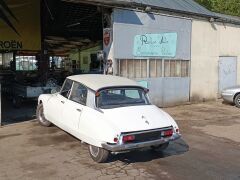 Louer une CITROËN DS 20 de de 1969 (Photo 3)