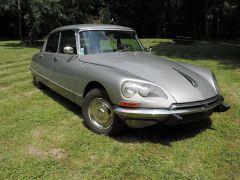 Louer une CITROËN DS 21 Pallas de 1969 (Photo 0)