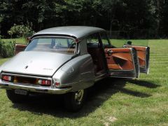 Louer une CITROËN DS 21 Pallas de de 1969 (Photo 3)