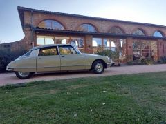 Louer une CITROËN DS de de 1974 (Photo 3)