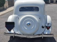 Louer une CITROEN Traction 11 B de de 1951 (Photo 3)