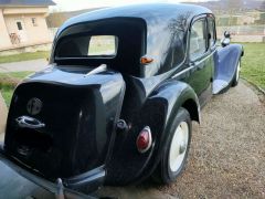 Louer une CITROËN Traction 11 B de de 1953 (Photo 3)