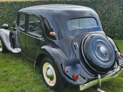 Louer une CITROËN Traction 11 BL de de 1951 (Photo 4)