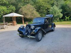 Louer une CITROËN Traction 11 BL de 1953 (Photo 1)