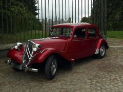 Louer une CITROËN Traction 11 BL de de 1954 (Photo 2)