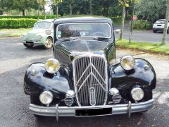 Louer une CITROËN Traction 11B de de 1955 (Photo 2)