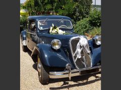 Louer une CITROËN Traction 15/6 de de 1952 (Photo 2)