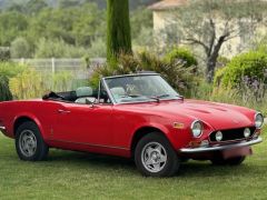 Louer une FIAT 124 Cabriolet de de 1977 (Photo 1)