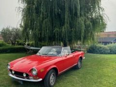 Louer une FIAT 124 Cabriolet de de 1977 (Photo 2)