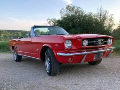 Louer une FORD Mustang Cabriolet de de 1966 (Photo 2)