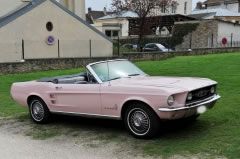 FORD Mustang (Photo 1)