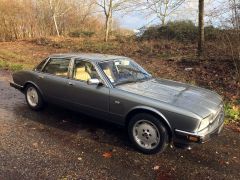 Louer une JAGUAR XJ 40 de de 1989 (Photo 2)