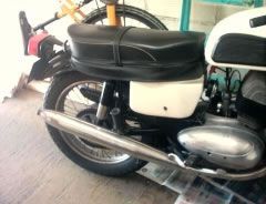 Louer une JAWA 350 de de 1972 (Photo 2)