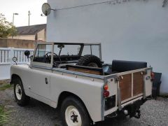 Louer une LAND ROVER 88 Serie 2  de de 1967 (Photo 2)