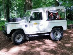 Louer une LAND ROVER Defender de de 1993 (Photo 3)