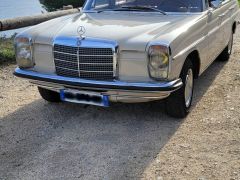 Louer une MERCEDES-BENZ W115  de de 1971 (Photo 3)