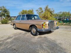 Louer une MERCEDES 300 Sel 3.5 de de 1972 (Photo 2)