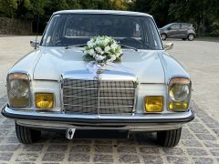 Louer une MERCEDES W115 de de 1970 (Photo 2)