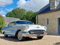 Louer une OLDSMOBILE Holiday 98 de de 1955 (Photo 1)