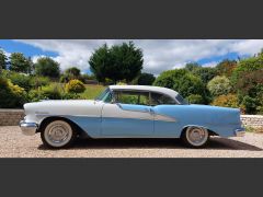 Louer une OLDSMOBILE Holiday 98 de de 1955 (Photo 2)