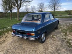 Louer une PEUGEOT 204 de de 1975 (Photo 3)