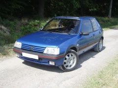 Louer une PEUGEOT 205 GTI de de 1994 (Photo 1)