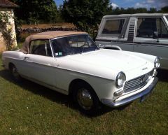 PEUGEOT 404 (Photo 1)