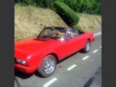 Louer une PEUGEOT 504 Cabriolet de de 1980 (Photo 1)