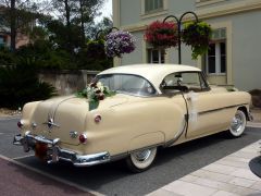 Louer une PONTIAC Chieftain 8 de de 1954 (Photo 3)