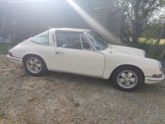 Louer une PORSCHE 911L Targa de de 1968 (Photo 3)