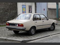 Louer une RENAULT 18 de de 1981 (Photo 5)