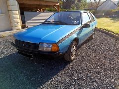 Louer une RENAULT Fuego GTL de de 1980 (Photo 2)