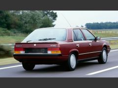 Louer une RENAULT R25 V6 Turbo de de 1986 (Photo 2)