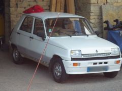 RENAULT R5 (Photo 1)