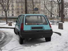 Louer une RENAULT Super 5 de de 1987 (Photo 4)