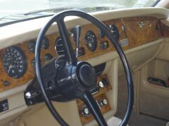 Louer une ROLLS ROYCE Corniche  de de 1972 (Photo 5)