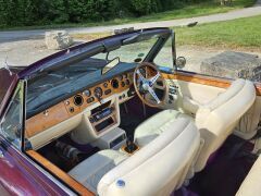 Louer une ROLLS ROYCE Corniche de de 1974 (Photo 2)