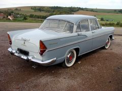 Louer une SIMCA Chambord de de 1961 (Photo 3)