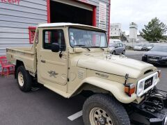 Louer une TOYOTA HJ45 de de 1979 (Photo 2)